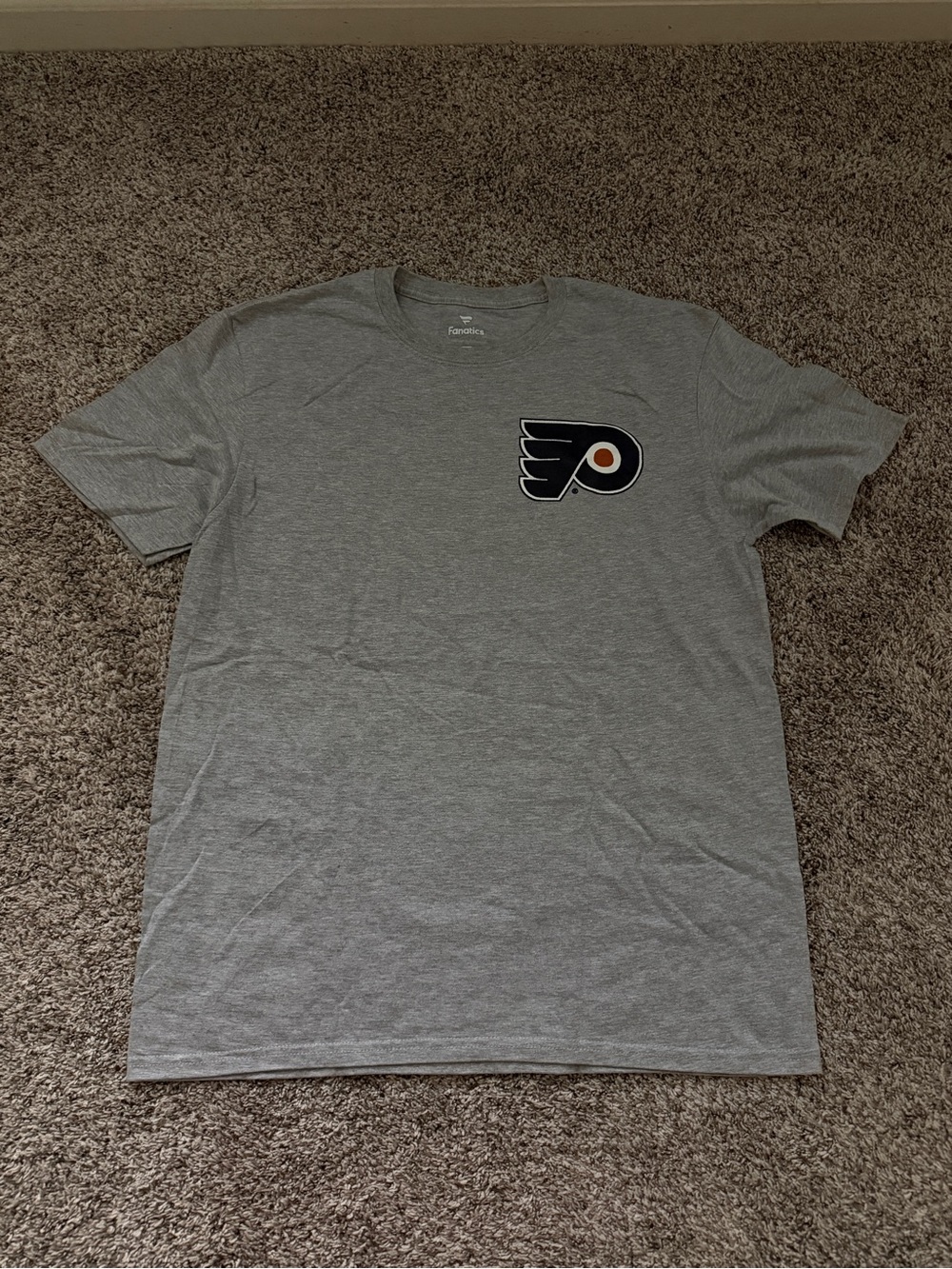 BNWOT Fanatics Gray Flyers Short-Sleeve Logo Tee